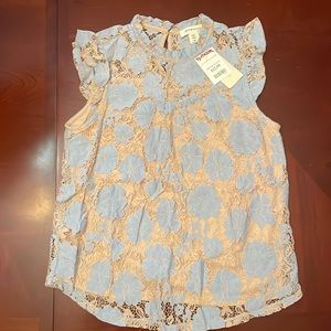 Lace sleeveless top size M